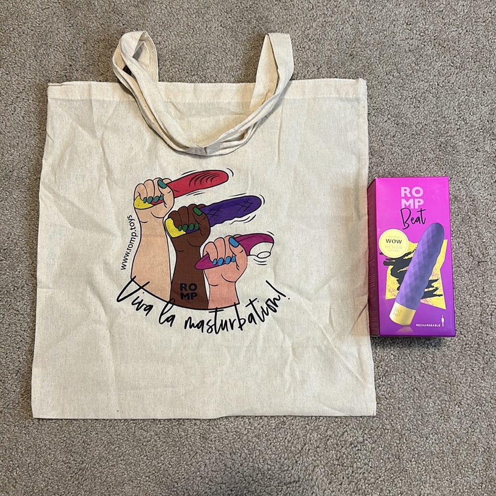 New Romp toy bundle includes toy+bag